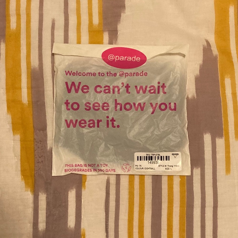 Parade Re:Play Thong in Eightball (black) size L